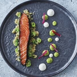 Маринована сьомга с киноа