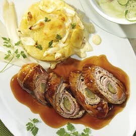 Свинска рулада с тъмен кафяв сос и картофен гретин Свинска рулада с тъмен кафяв сос и картофен гретин