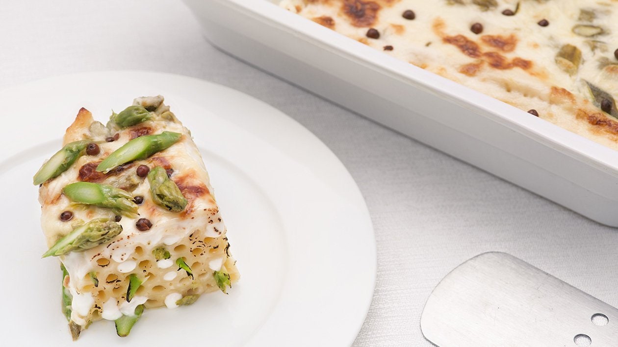 Тимбало с пене, аспержи, таледжио и сос бешамел – - Рецепта