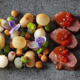 Aгнешко филе с чоризо и червени чушки Aгнешко филе с чоризо и червени чушки