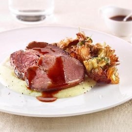 Печено говеждо с картофен крем и пържен артишок Печено говеждо с картофен крем и пържен артишок