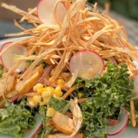 Салата с пиле и кейл