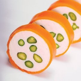 Пилешка рулада с аспержи и  морковена обвивка