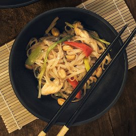 Оризови нудъли с пиле Оризови нудъли с пиле