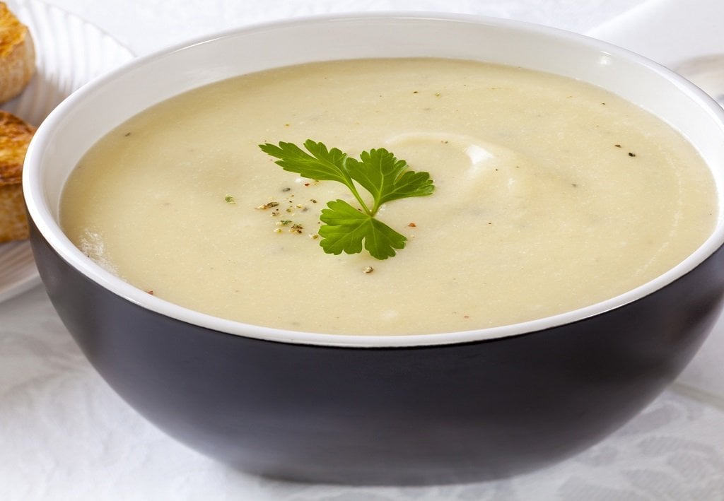 Супа от аспержи с карамелизиран лук – - Рецепта