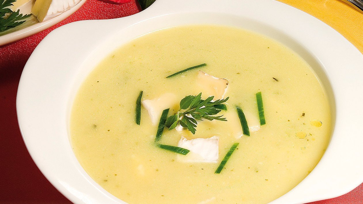 Супа от праз лук със сирене бри и мащерка – - Рецепта
